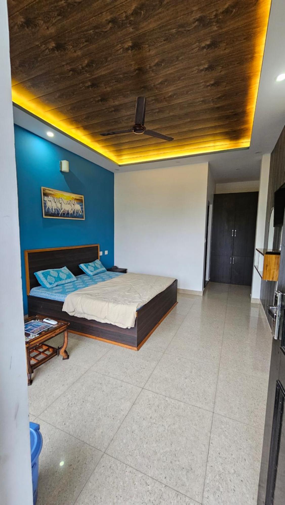 On The Rocks Hotel Kasauli Ngoại thất bức ảnh