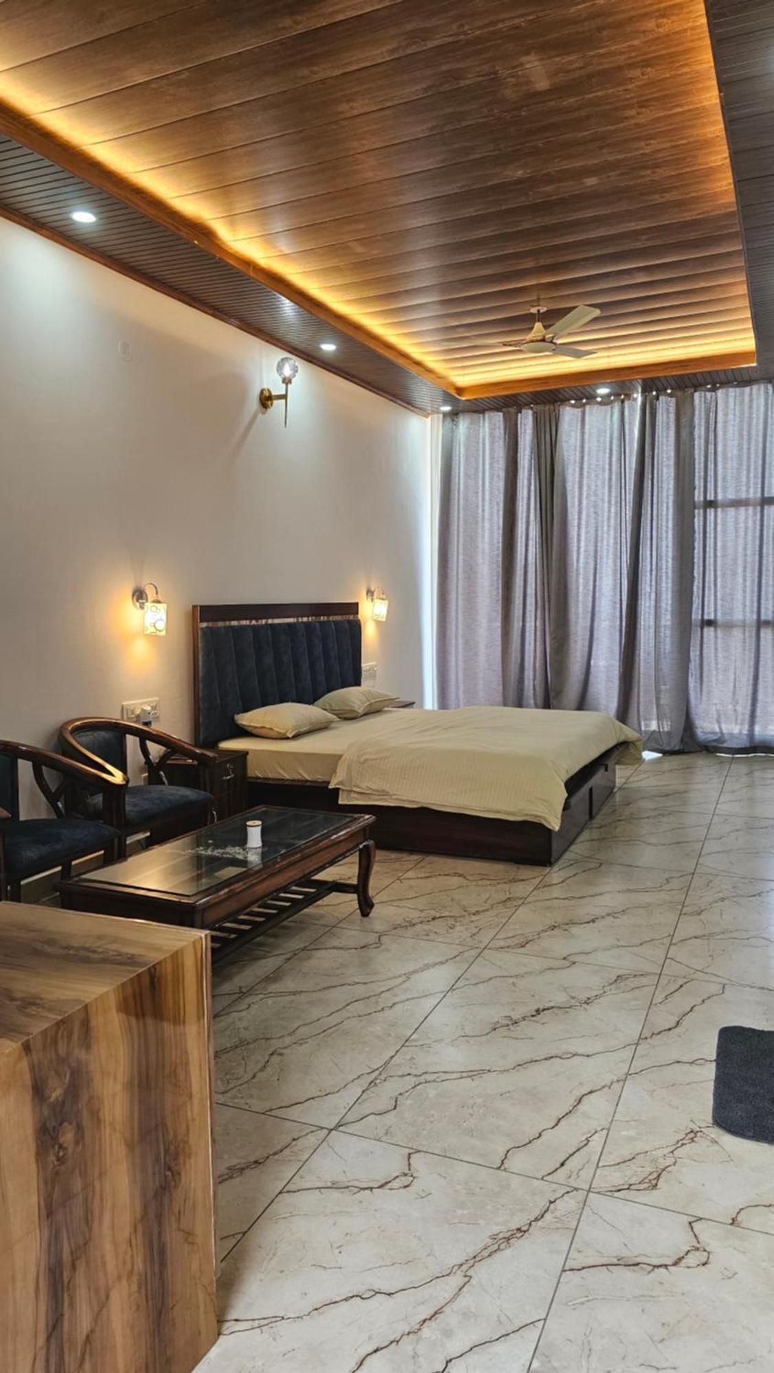On The Rocks Hotel Kasauli Ngoại thất bức ảnh