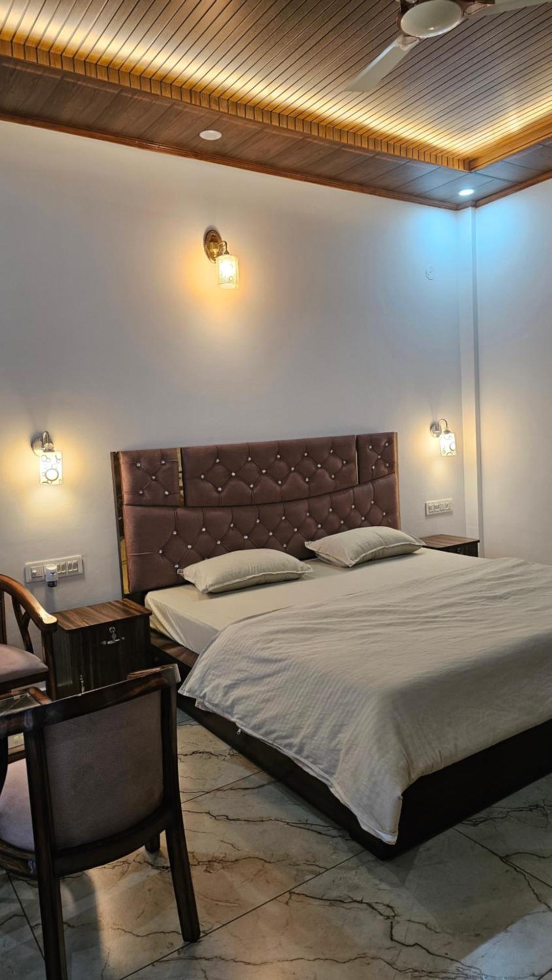On The Rocks Hotel Kasauli Ngoại thất bức ảnh