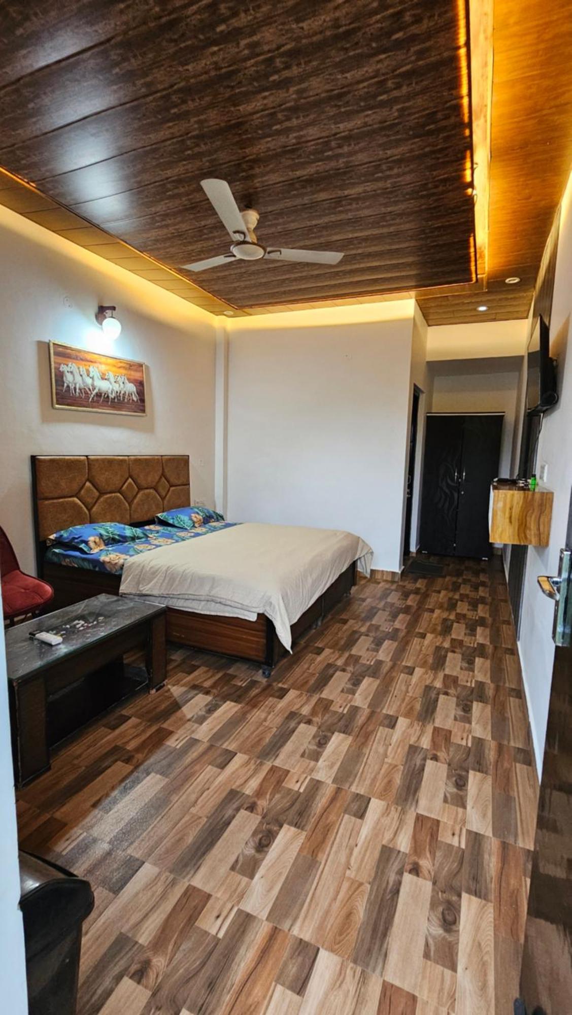 On The Rocks Hotel Kasauli Ngoại thất bức ảnh
