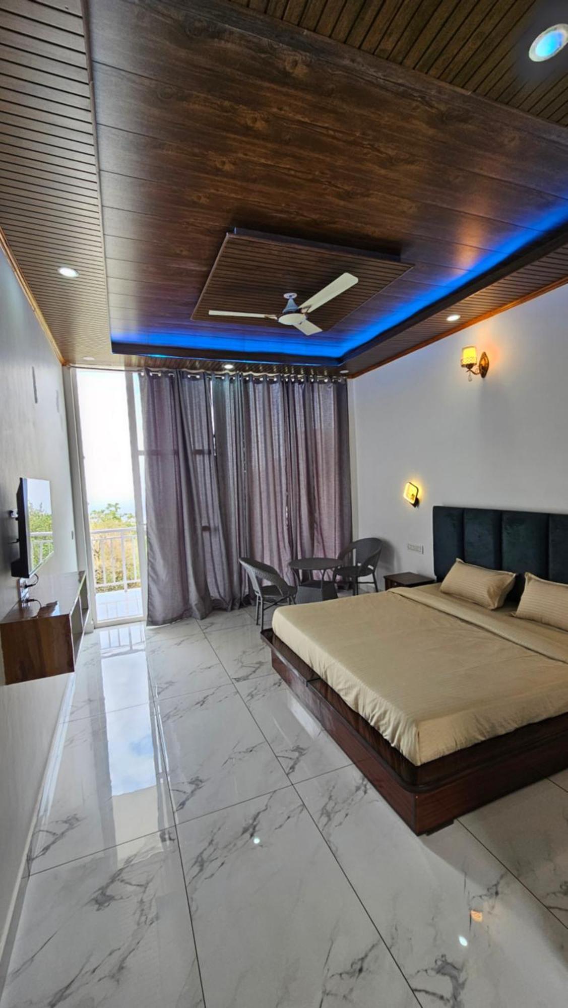 On The Rocks Hotel Kasauli Ngoại thất bức ảnh