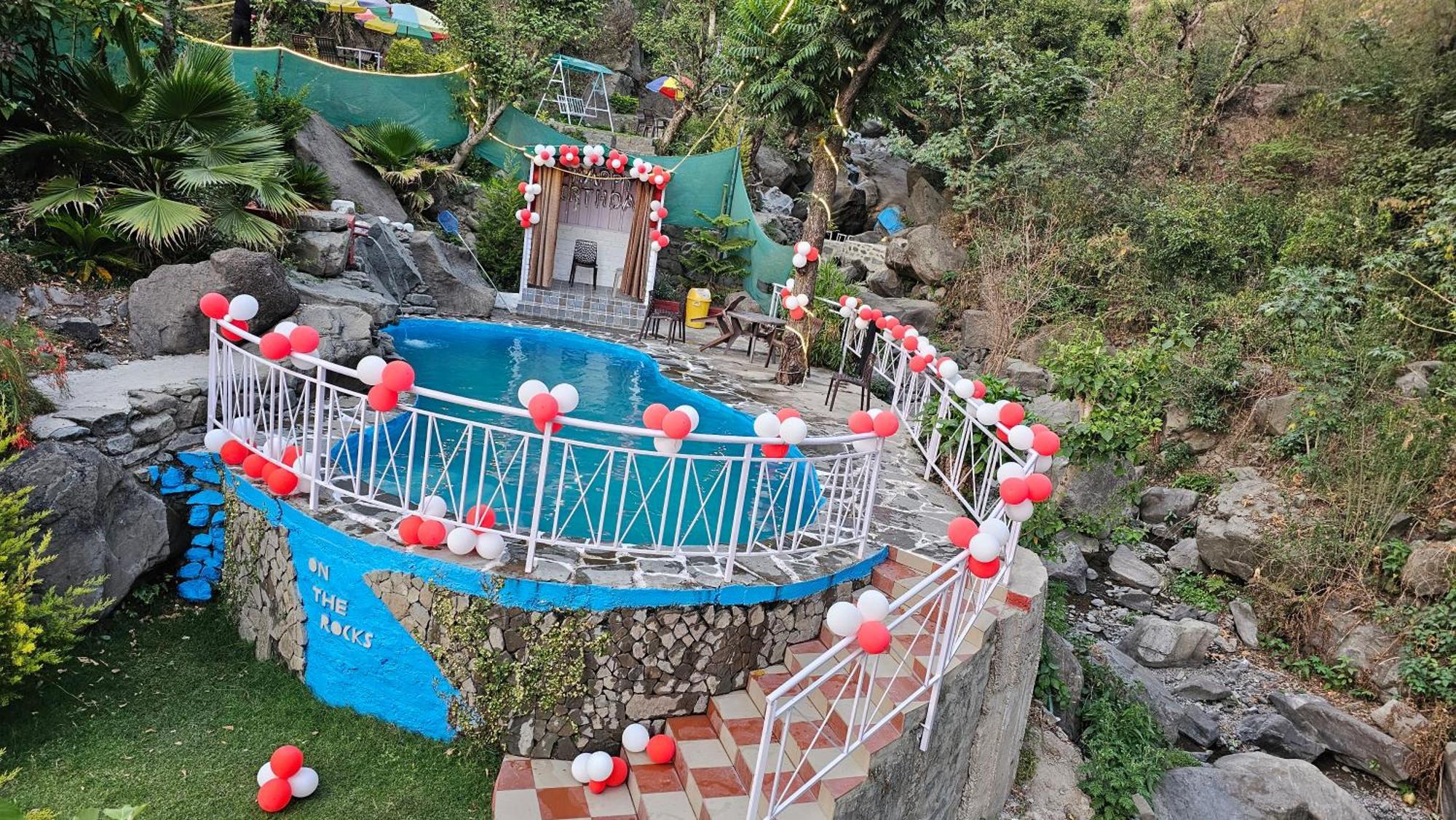On The Rocks Hotel Kasauli Ngoại thất bức ảnh