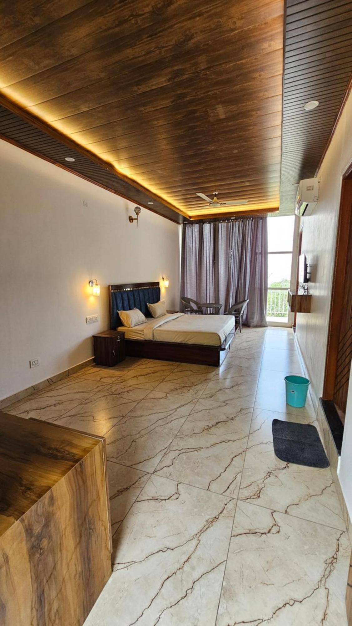 On The Rocks Hotel Kasauli Ngoại thất bức ảnh