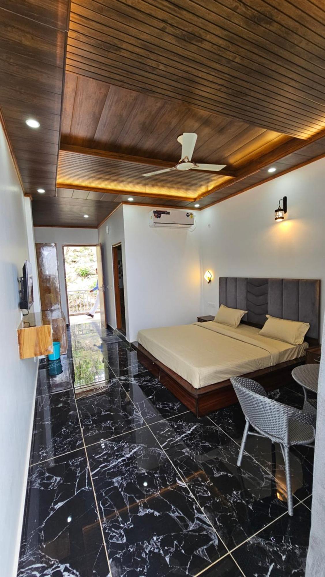 On The Rocks Hotel Kasauli Ngoại thất bức ảnh